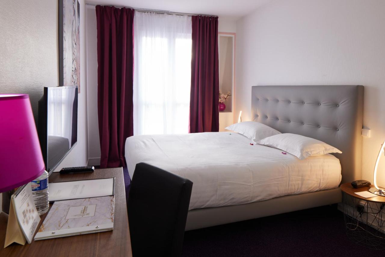 Hotel Le Beffroi Dreux Exterior photo