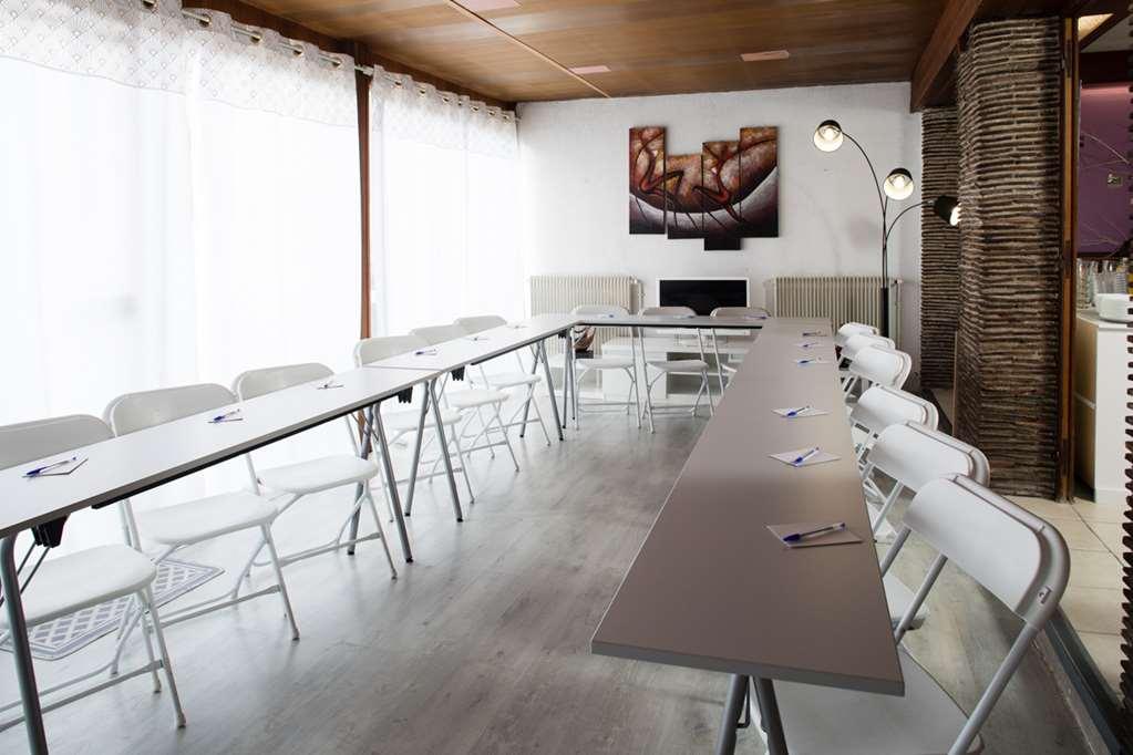 Hotel Le Beffroi Dreux Facilities photo