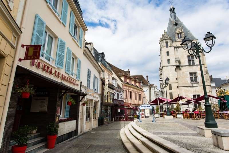 Hotel Le Beffroi Dreux Exterior photo
