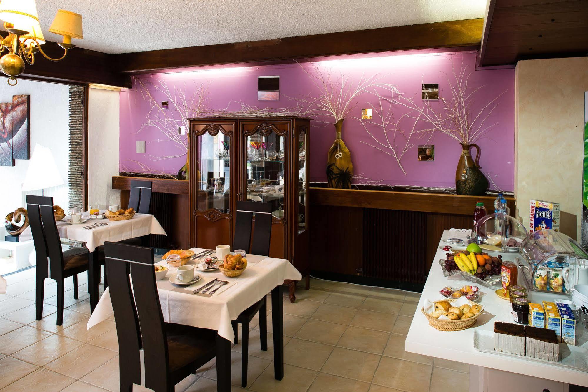 Hotel Le Beffroi Dreux Exterior photo
