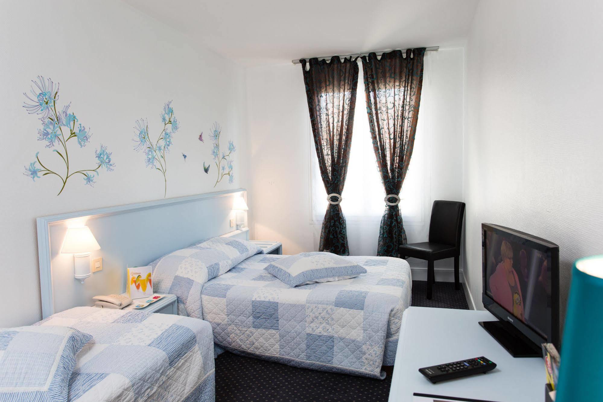 Hotel Le Beffroi Dreux Exterior photo